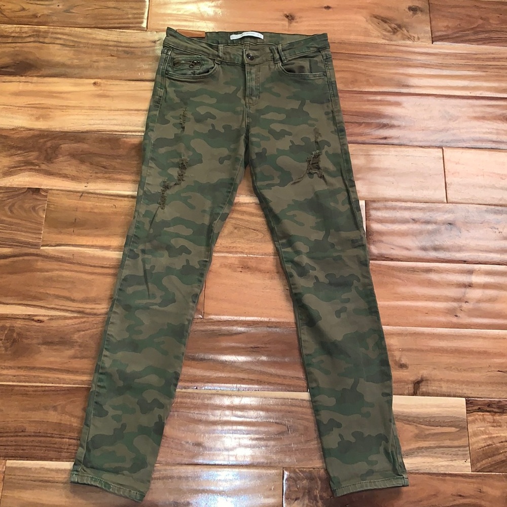 Zara Trafaluc denim wear woman’s camo jeans size26